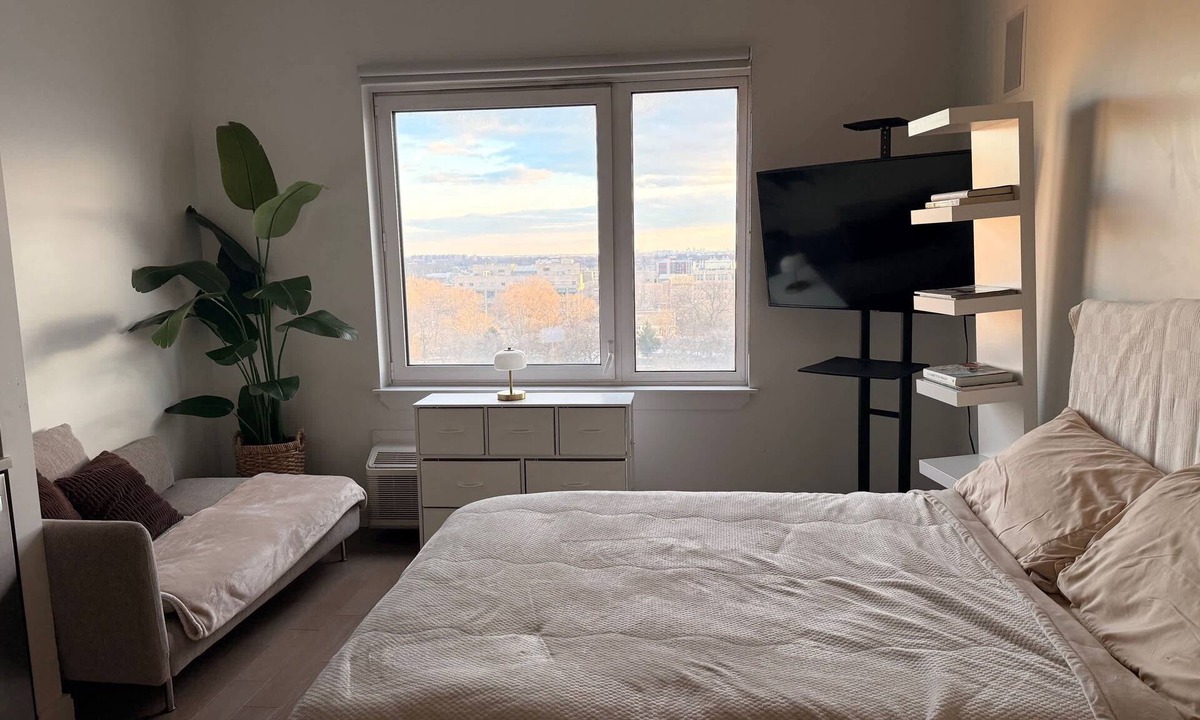 Queens Apartment | Luxury NYC Studio Getaway with Amazing Views