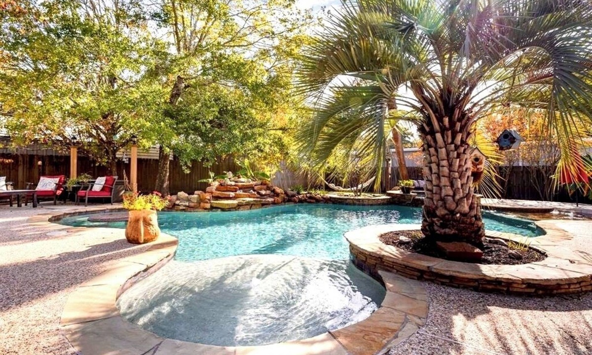 Porter House | Luxury Oasis Retreat in Houston! Main House + Guest House included