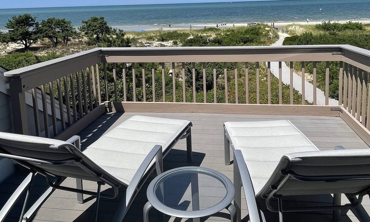 Brewster Villa | Luxury Ocean Edge Resort Beachfront Villa