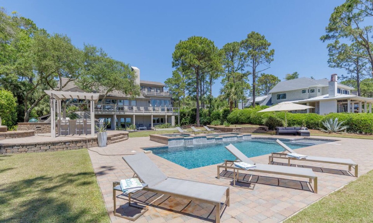 Oceanside House | Luxury Oceanfront Oasis w/Pool, Spa, Outdoor Kitchen, & Bar