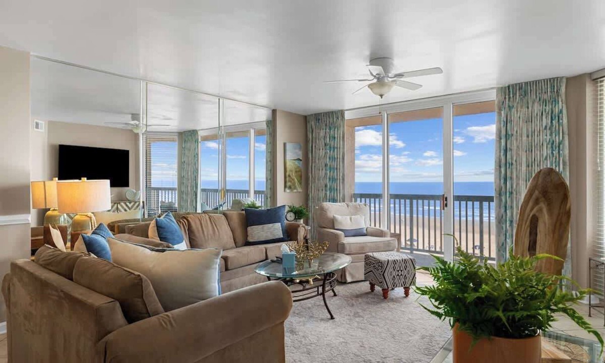 Ocean Drive Apartment | Luxury Oceanfront 3Bedroom Paradise