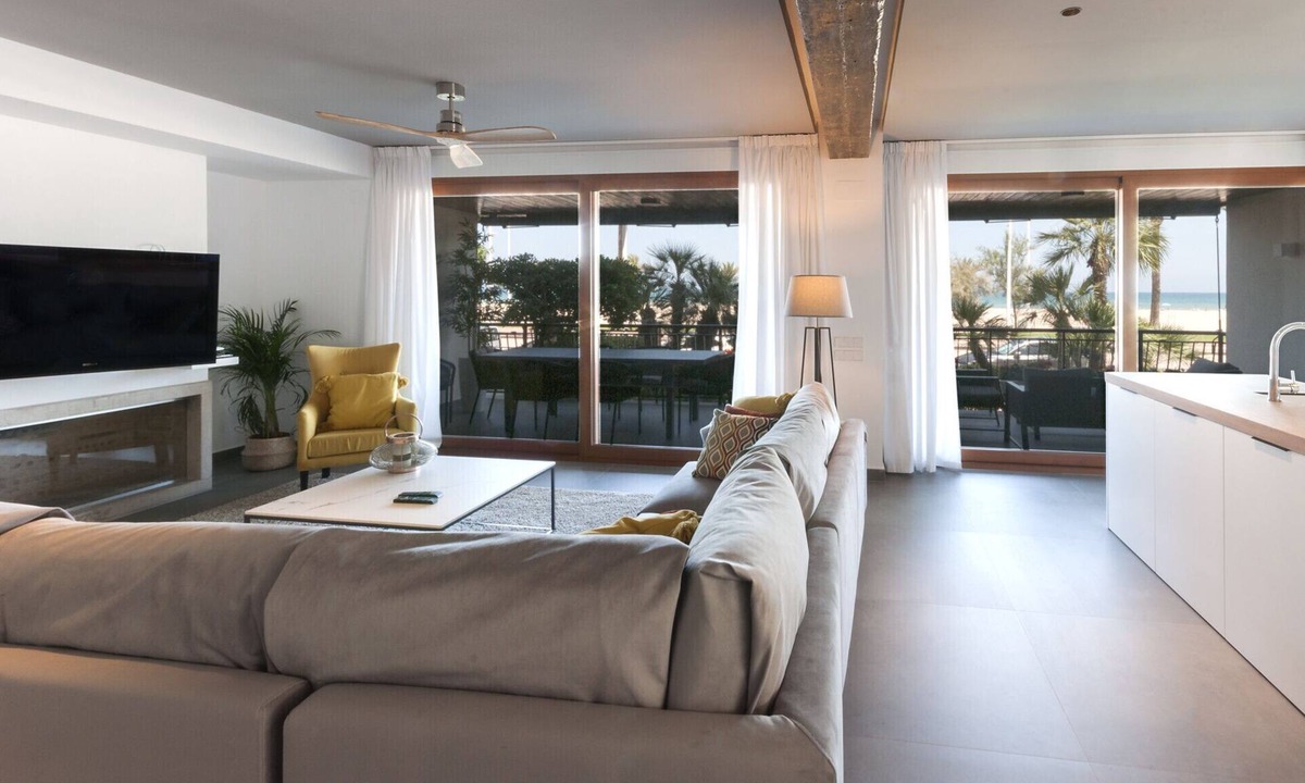 Grau i Platja Apartment | Luxury oceanfront loft with 3 suites rooms with 190m2: High Speed Wifi: 300mbs - only families