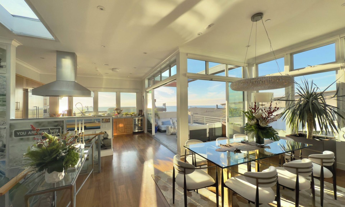 The Strand House | Luxury OceanView Downtown Oasis, Steps to Beach, Shops & Fine Dining