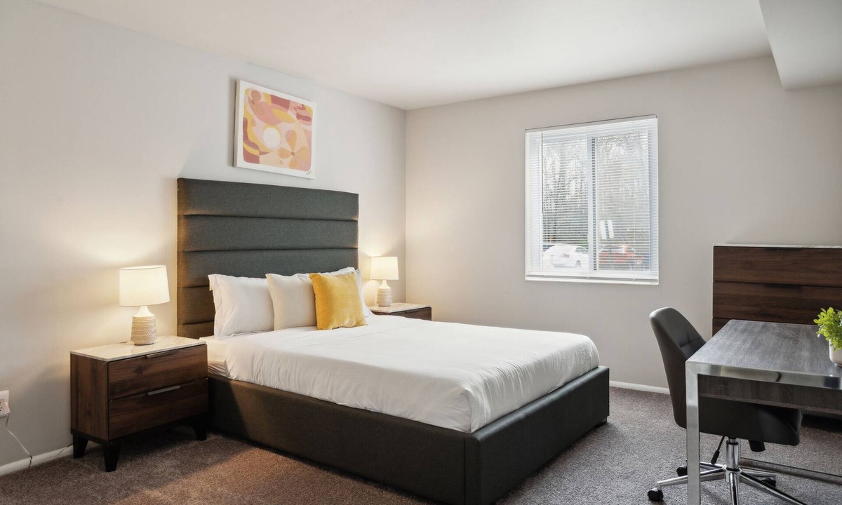 Edgemoor Apartment | Luxury on a Budget! Spacious Retreat Awaits
