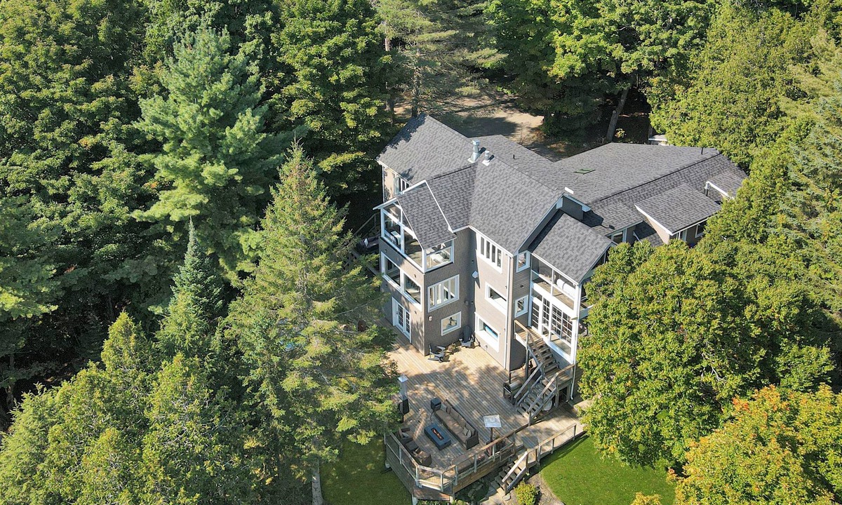Eagle Lake Cottage | Luxury on Glen Lake