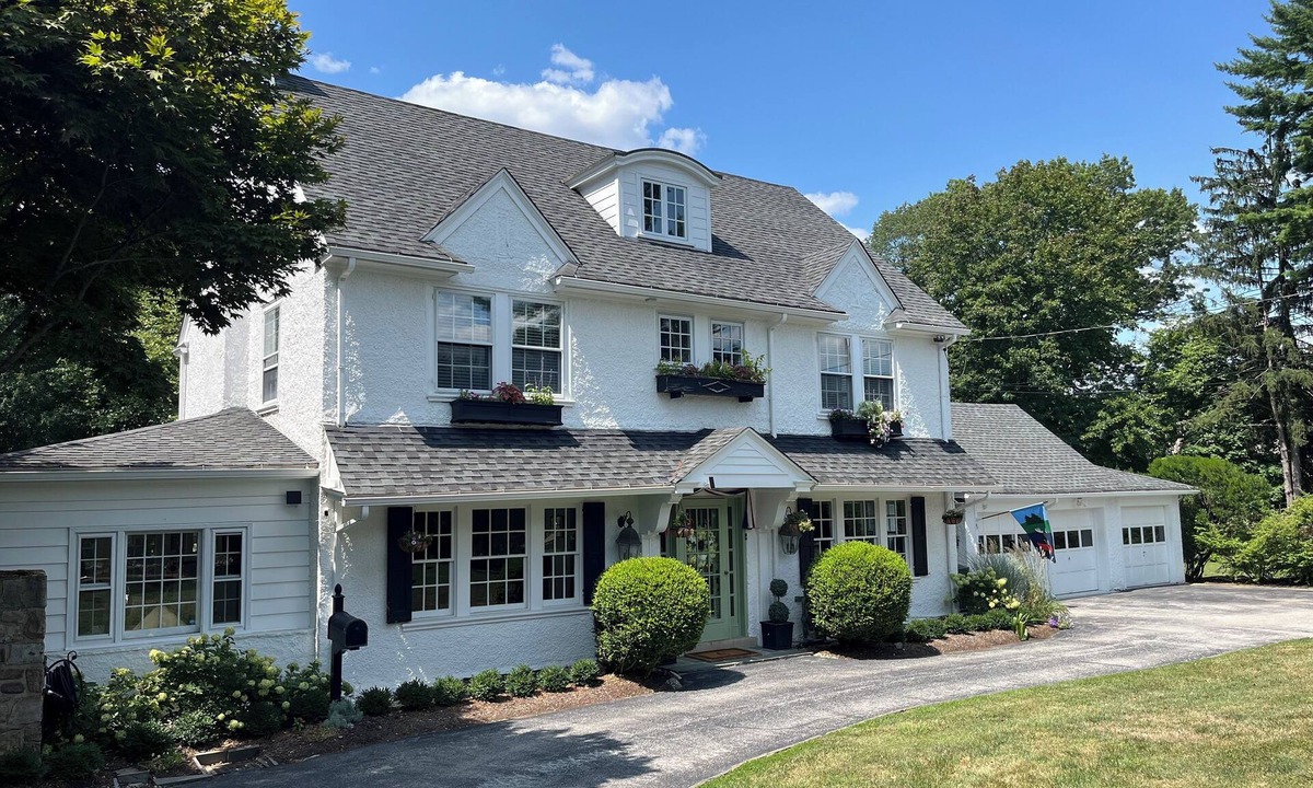 Haverford House | Luxury on the Main Line! Perfect for spring and college visits!