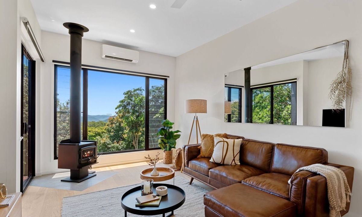 Booroobin Apartment | Luxury One Bedroom Villa