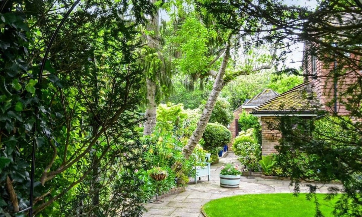 Henfield Cottage | Luxury one bedroom cottage