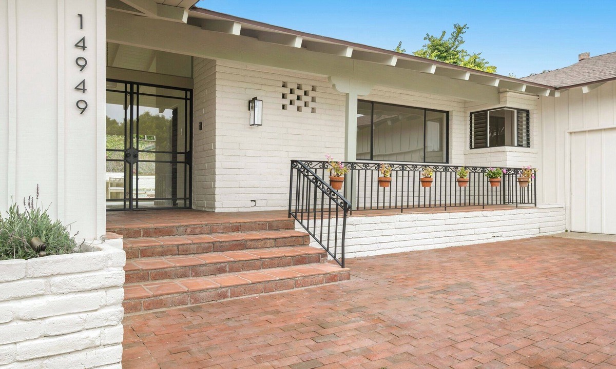Pacific Palisades House | Luxury Pacific Palisades Home - Walk Everywhere!