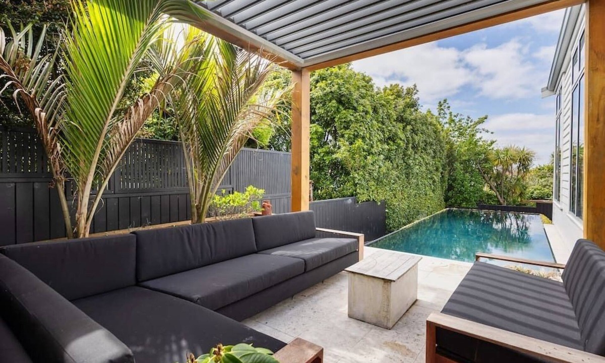Parnell House | Luxury Parnell Pad with a Pool