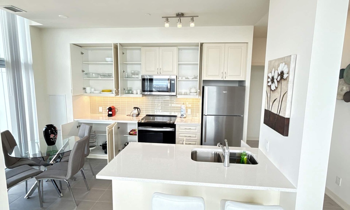 Willowdale Condo | Luxury Penthouse | 2BR | 4 Balconies | Parking Included