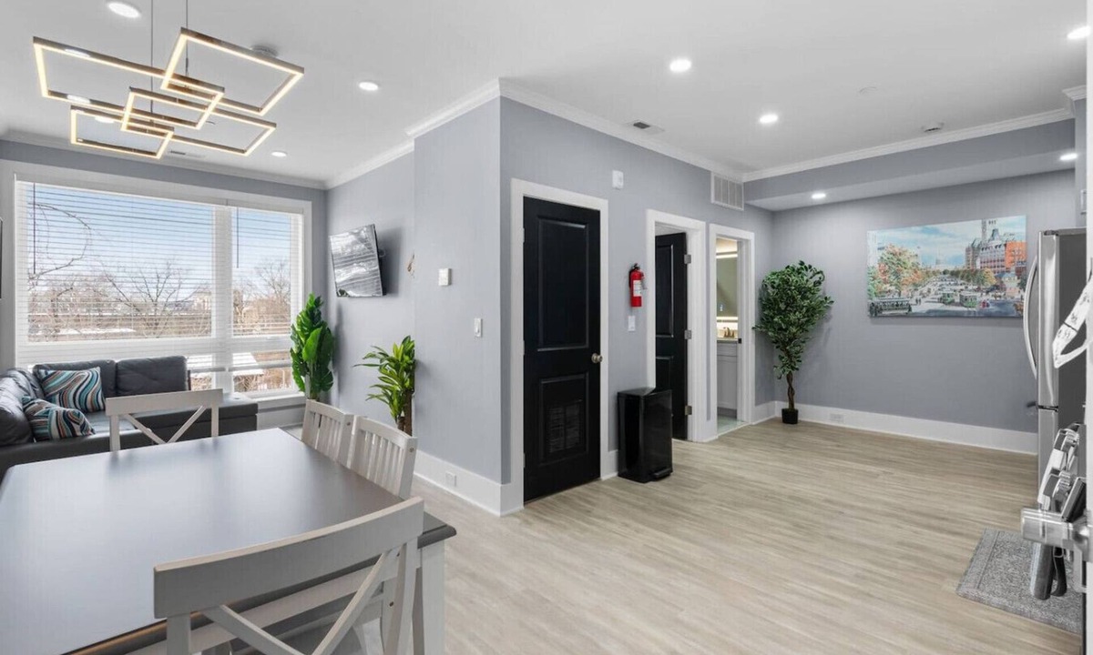 Kingman Park Hotel | Luxury Penthouse Unit+ Rooftop+ Private Parking+3BD