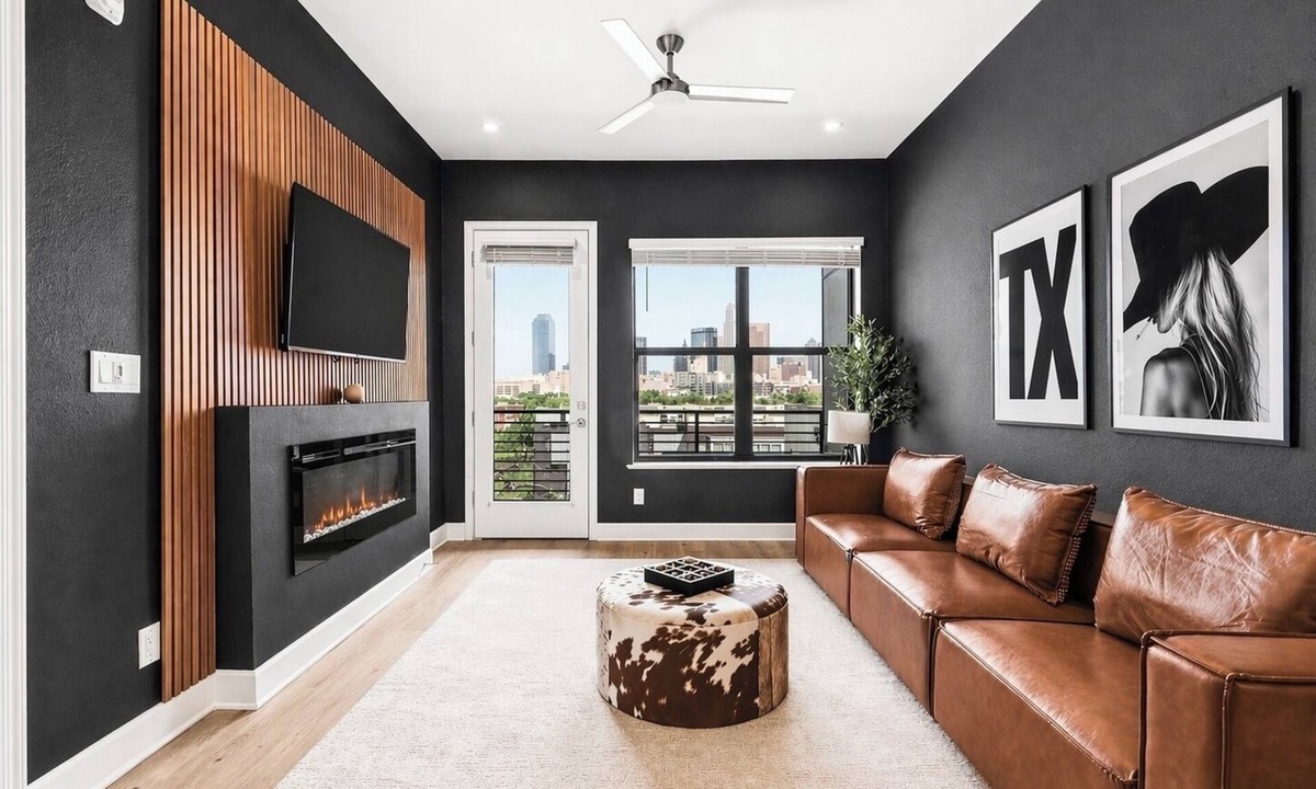 Cedars Condo | Luxury Penthouse w/Balcony Downtown Dallas Skyline Views Gym Free Parking