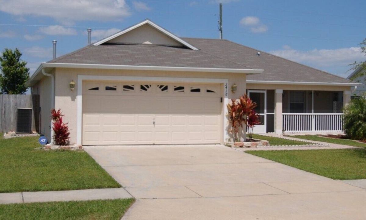 Crescent Lakes House | Luxury Pet-Friendly Enclosed Yard, 3 Bed, 2 Bath Vacation Pool Home, Florida