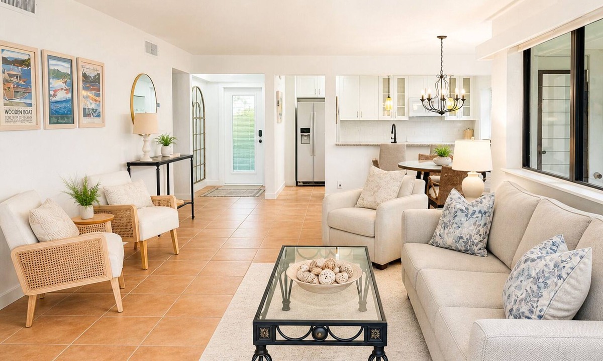 Hunt Club Condo | Luxury PGA National Golf Villa - Lanai - Walk to Resort