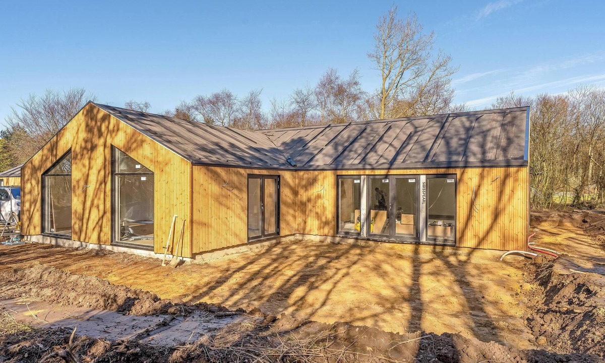 Spøttrup House | Luxury pool house for 20 people with activity room and 6-person outdoor spa