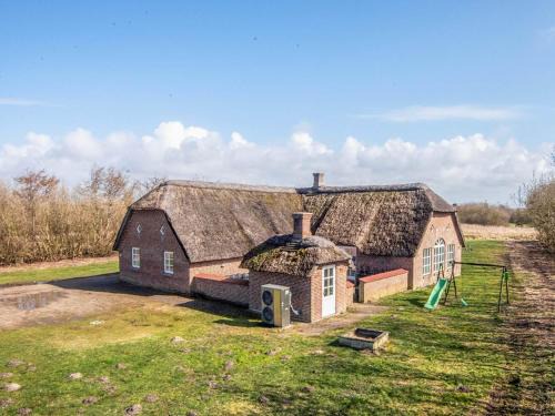 Vrist Strand House | Luxury Pool House near Sea