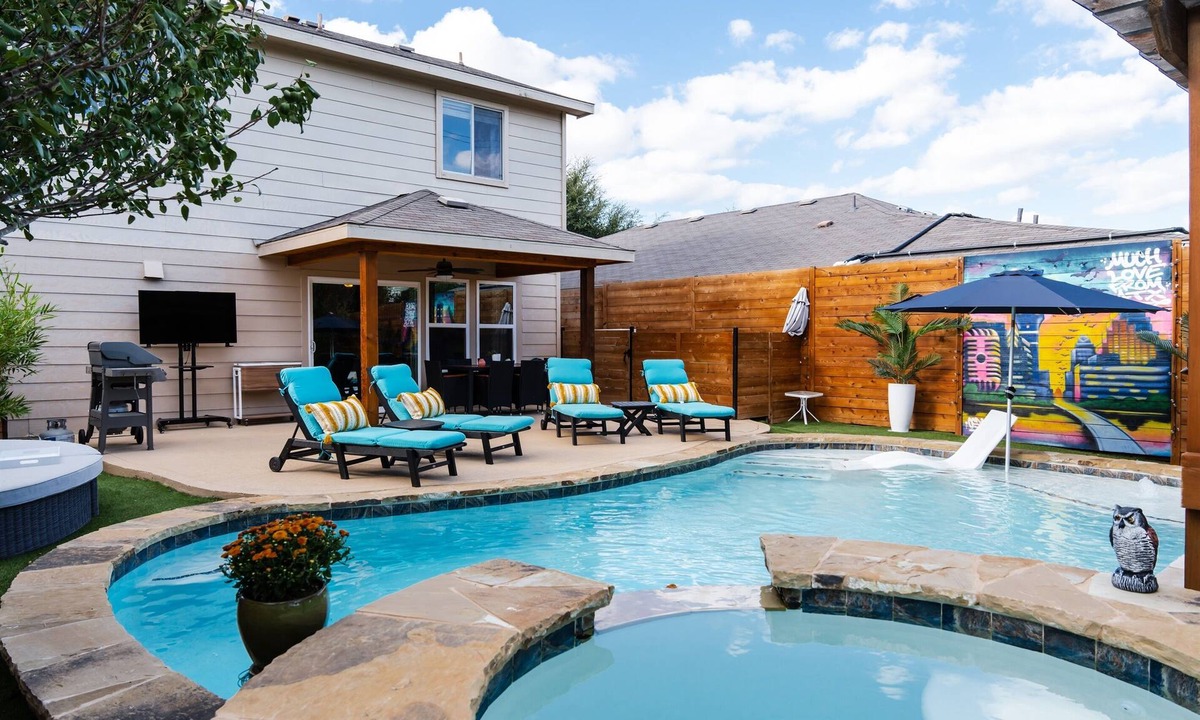 Montopolis House | Luxury Pool & Spa Oasis | 5mi to Downtown ATX