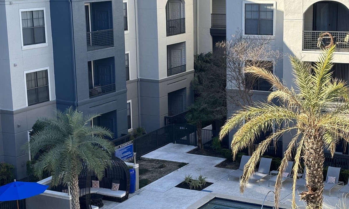 Braeswood Place Condo | Luxury! Pool View! Great Location! Minutes from NRG Stadium!