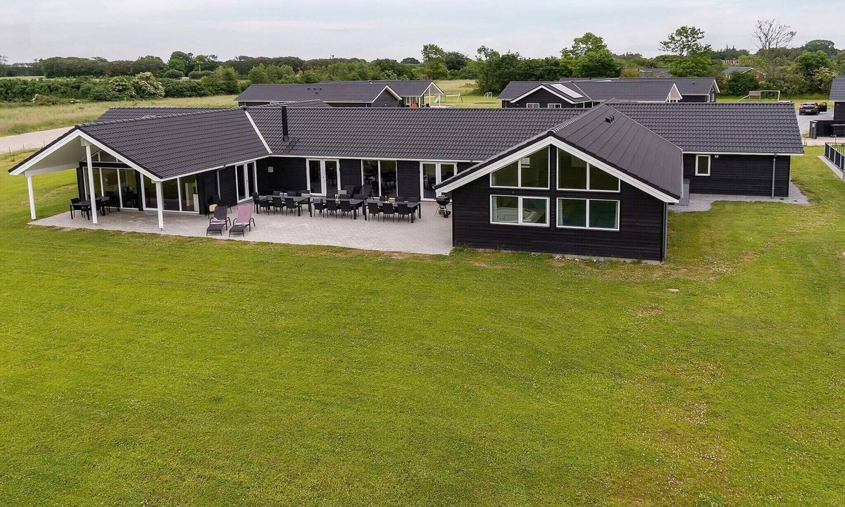 Grenaa House | Luxury Pool Villa in Grena