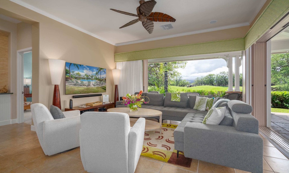 Kulalani Condo | Luxury + Privacy ✨ Sleeps 8 🛌 Beach Club Access 🏖️