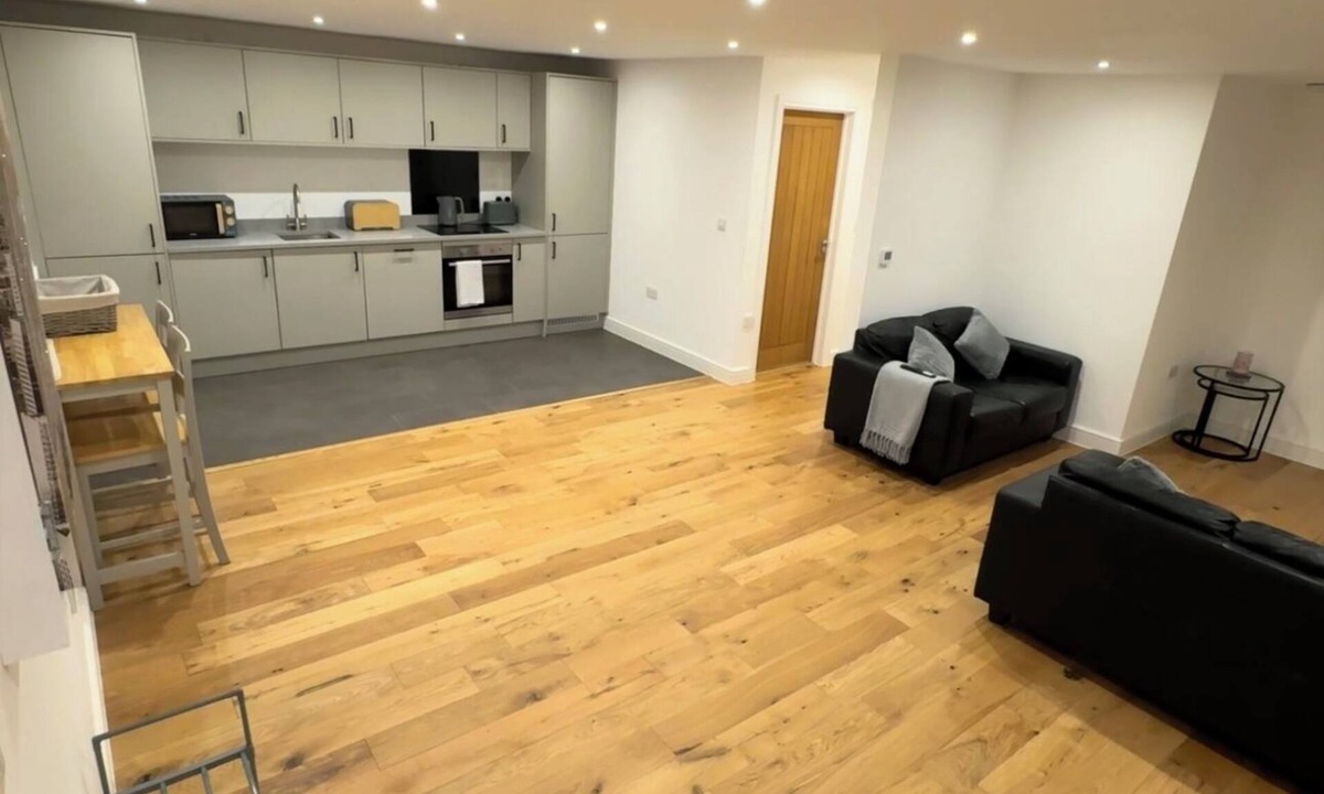 Winterbourne House | Luxury private bungalow in Winterbourne