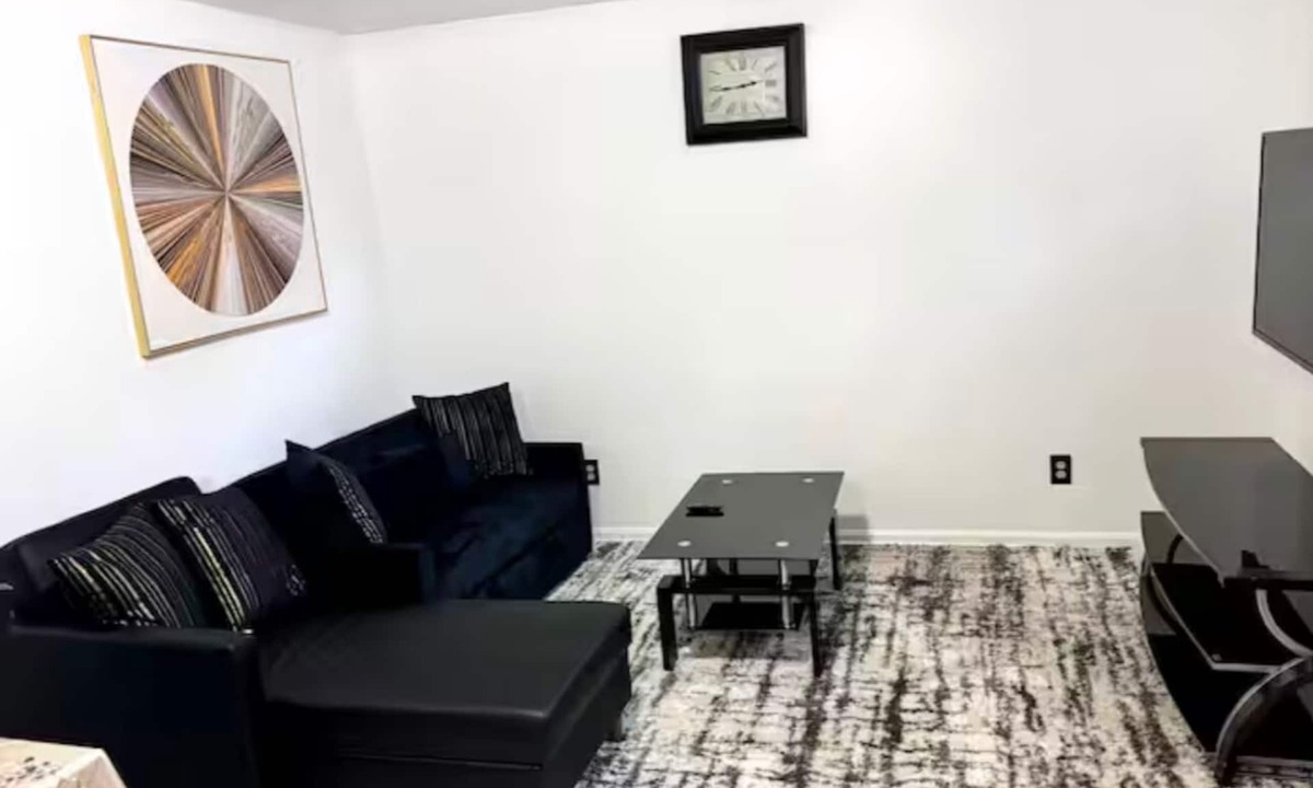 Beltsville House | Luxury Private Pass Time Space
