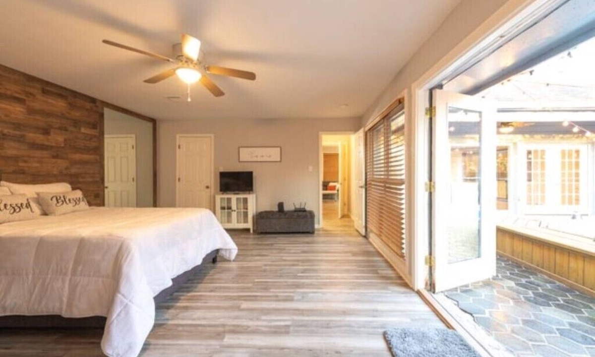 Cloverleaf House | Luxury Private Pool and Resort. 3bd/2.5ba