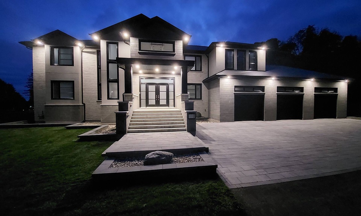 Amherstview House | Luxury Property, Water views, 5-6 beds
