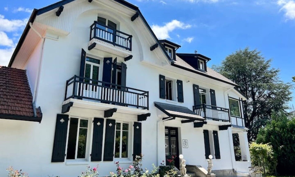 Adast Villa | Luxury Pyrenees Villa, Tourmalet, gardens, gym - 7 bedrooms