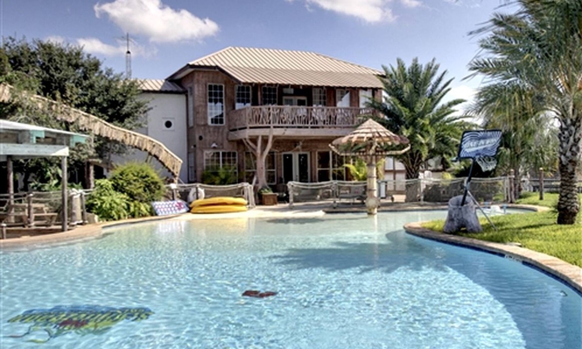 New Braunfels House | Luxury Rental with a Swimming Pool Perfect for Large Groups near Gruene, Texas
