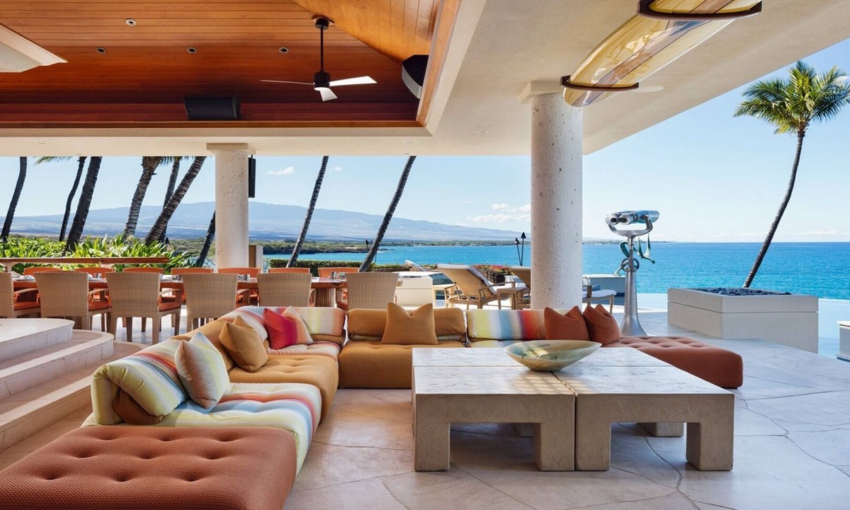 Kamuela House | Luxury Resort Compound, Pod Style with Staff Quarters-Oceanfront