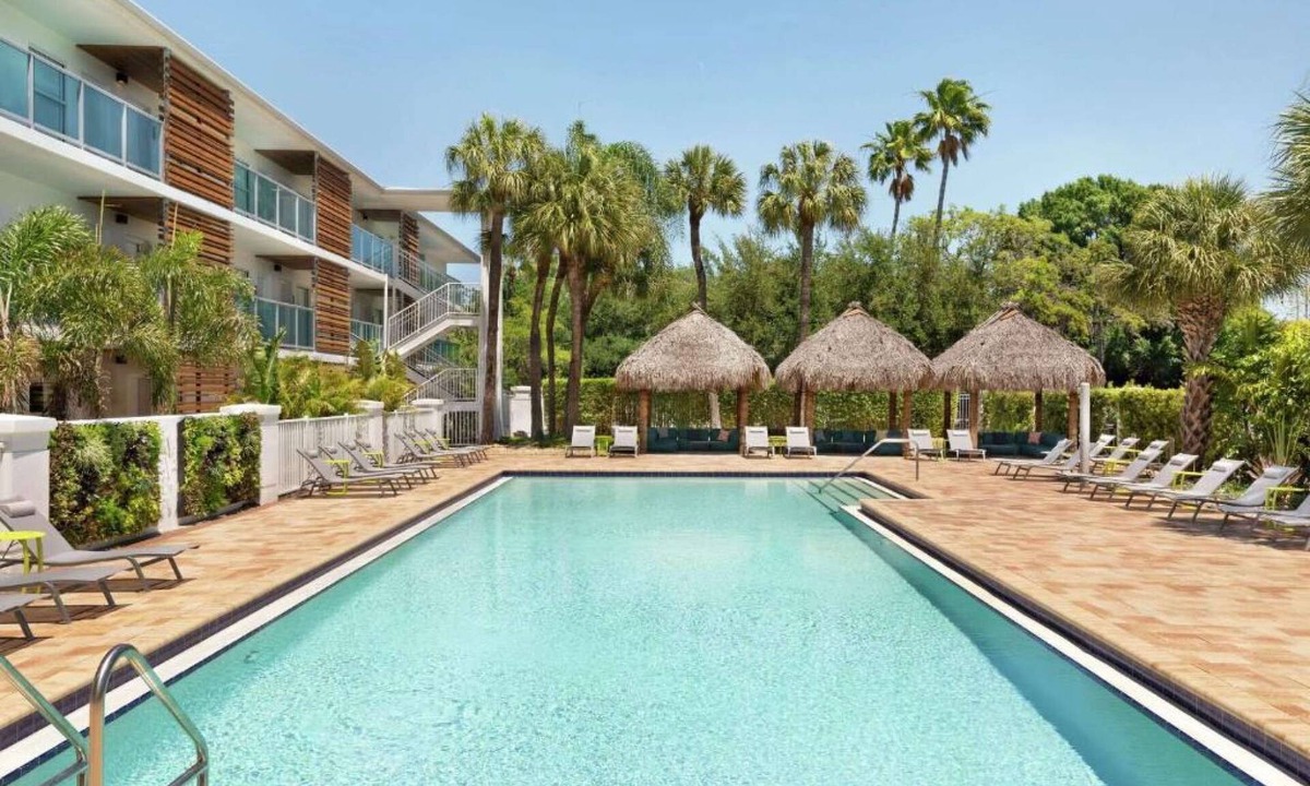 Westshore Hotel | Luxury Retreat In Tampa | Free Airport Shuttle