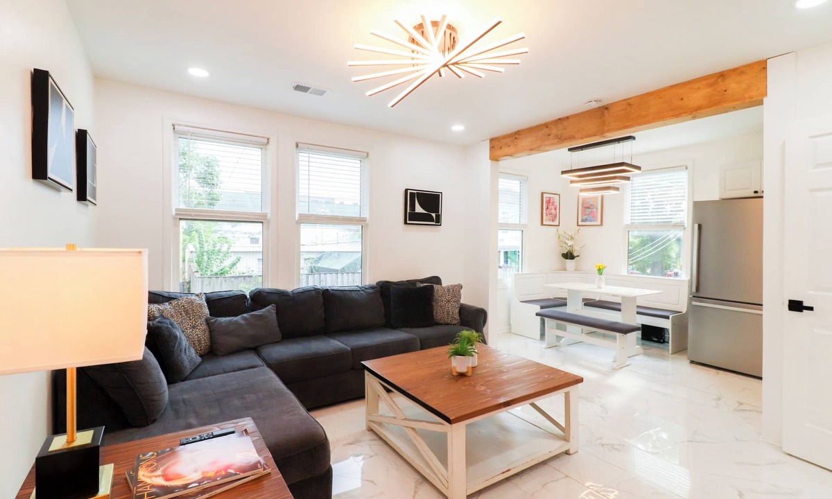 Midtown Apartment | Luxury Retreat with Jacuzzi