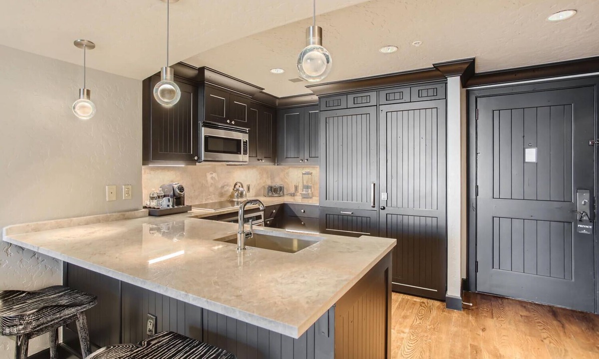 Avon Resort | Luxury Ritz Carlton 1BR Residence - Ski-in/out & Private Laundry