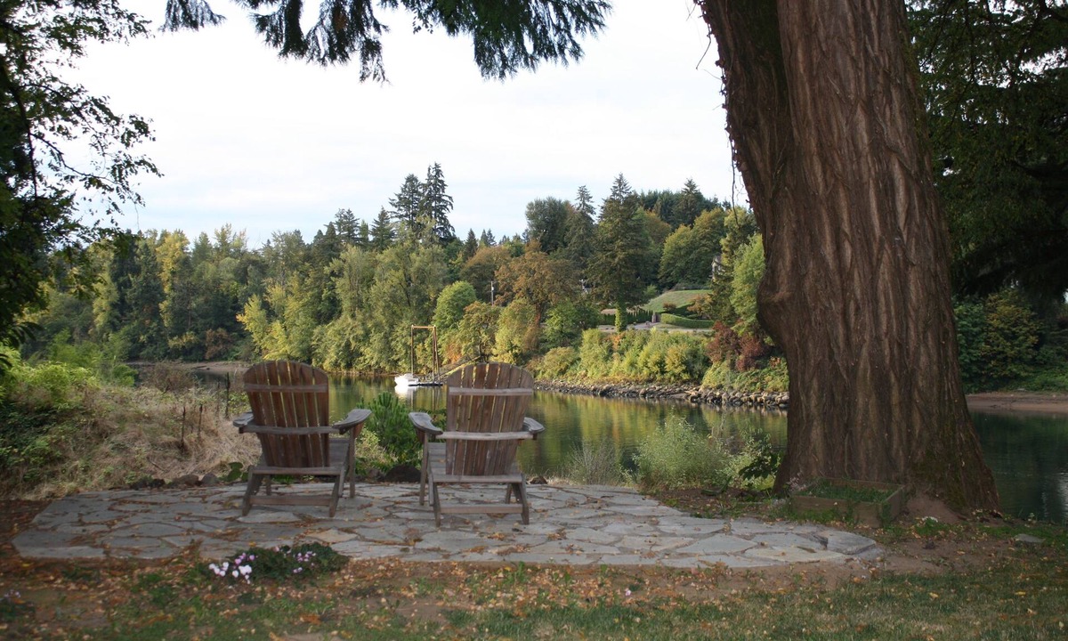 Oak Grove House | Luxury River Retreat