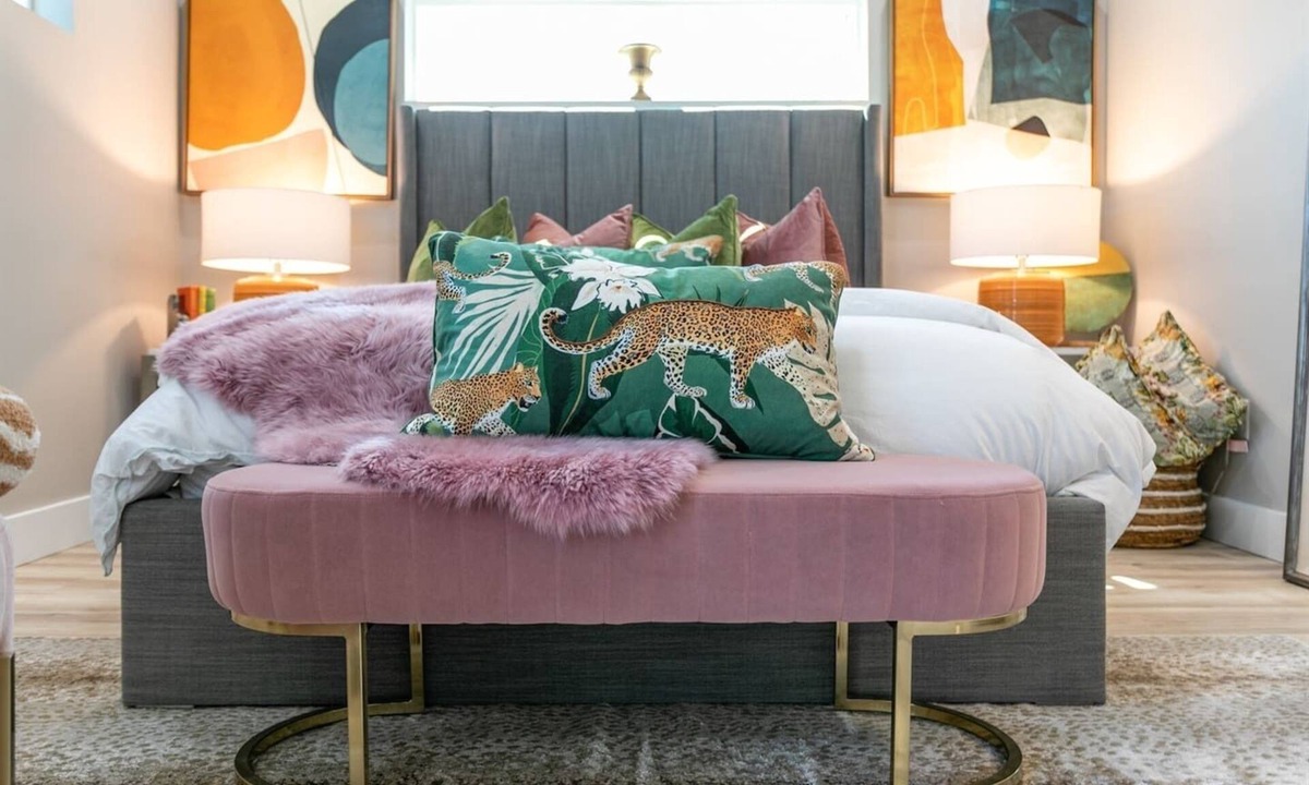 Downtown Historic District House | Luxury riverfront for large groups Walk to Historic Downtown & restaurants