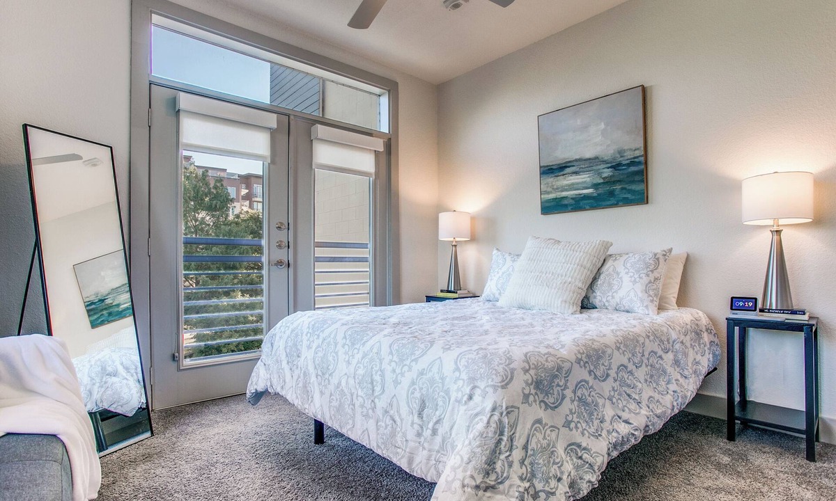 Downtown San Antonio Condo | Luxury Riverwalk Condo Pool, Balcony, Parking