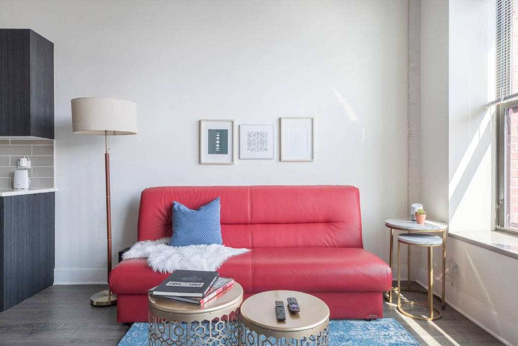 Near South Side House | Luxury room with Private bathroom on Michigan avenue 702