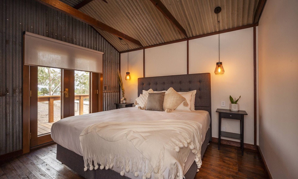 Angaston House | Luxury rustic accommodation
