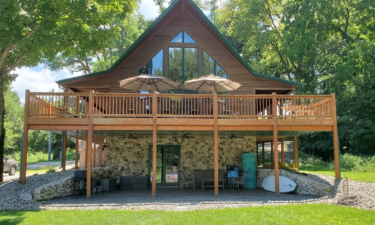 Monticello House | Luxury Rustic Estate on Lake Freeman