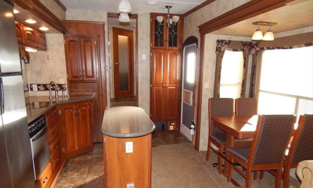 Oak Hill House | Luxury RV on waterfront site