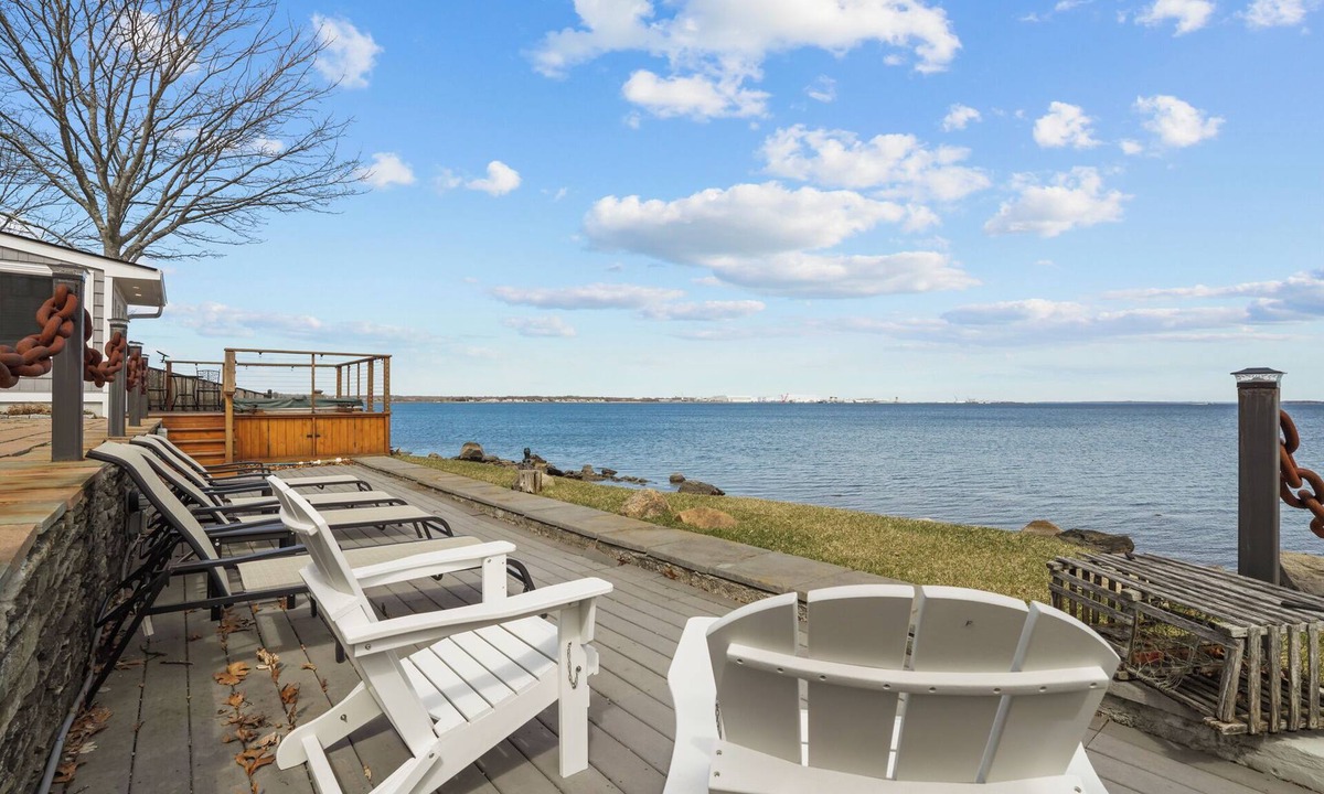 North Kingstown House | Luxury seaside retreat
