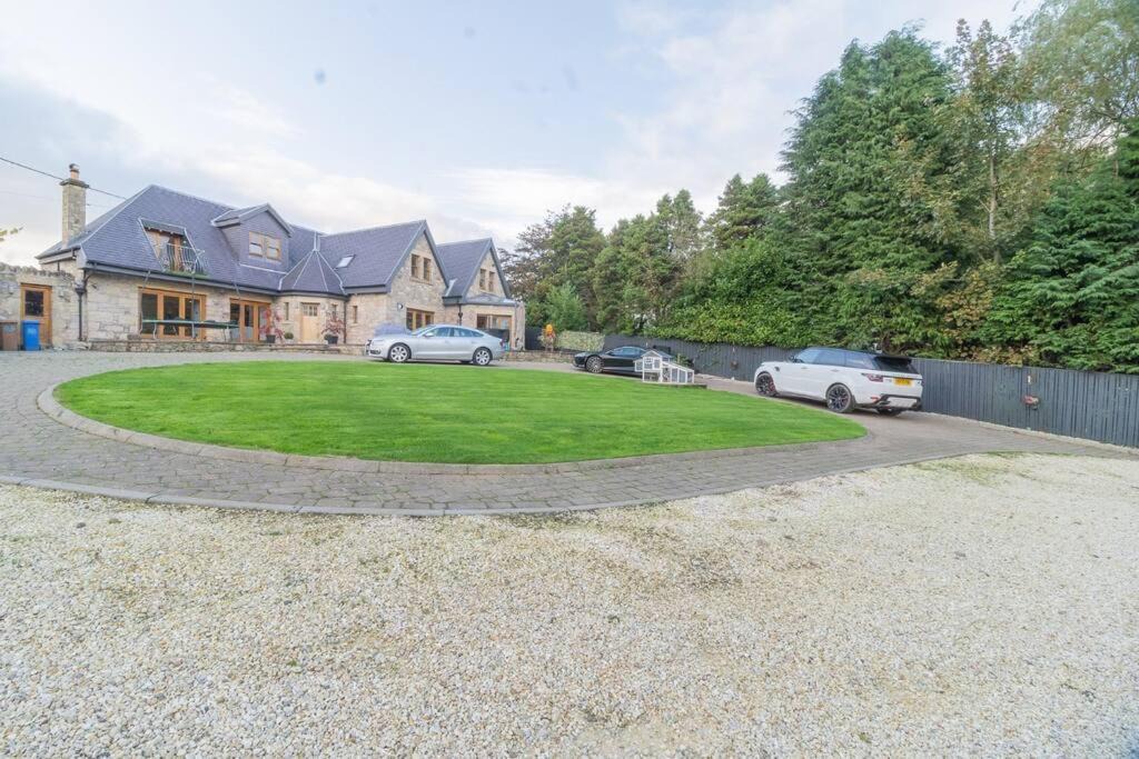 Balmore Villa | Luxury Secure Private Estate - 15 min from COP26