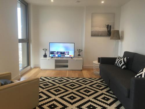 Fairfield Apartment | LUXURY SERVICED APARTMENT*