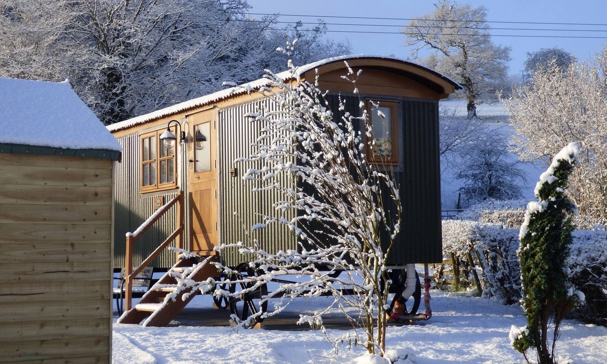 Clitheroe House | Luxury Shepherd's Hut with Stunning Views