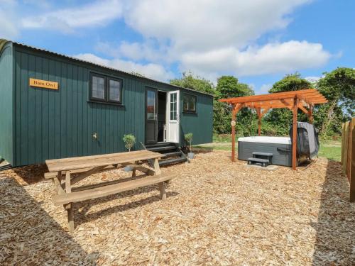 Cambridge Other | Luxury Shepherd Hut with Private Hot Tub