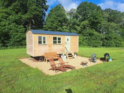 Wickham House | Luxury Shepherds Hut set in a countryside setting