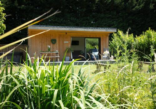 Toppesfield House | Luxury Silver Birch Lodge: Hot Tub/BBQ/Fire Pit