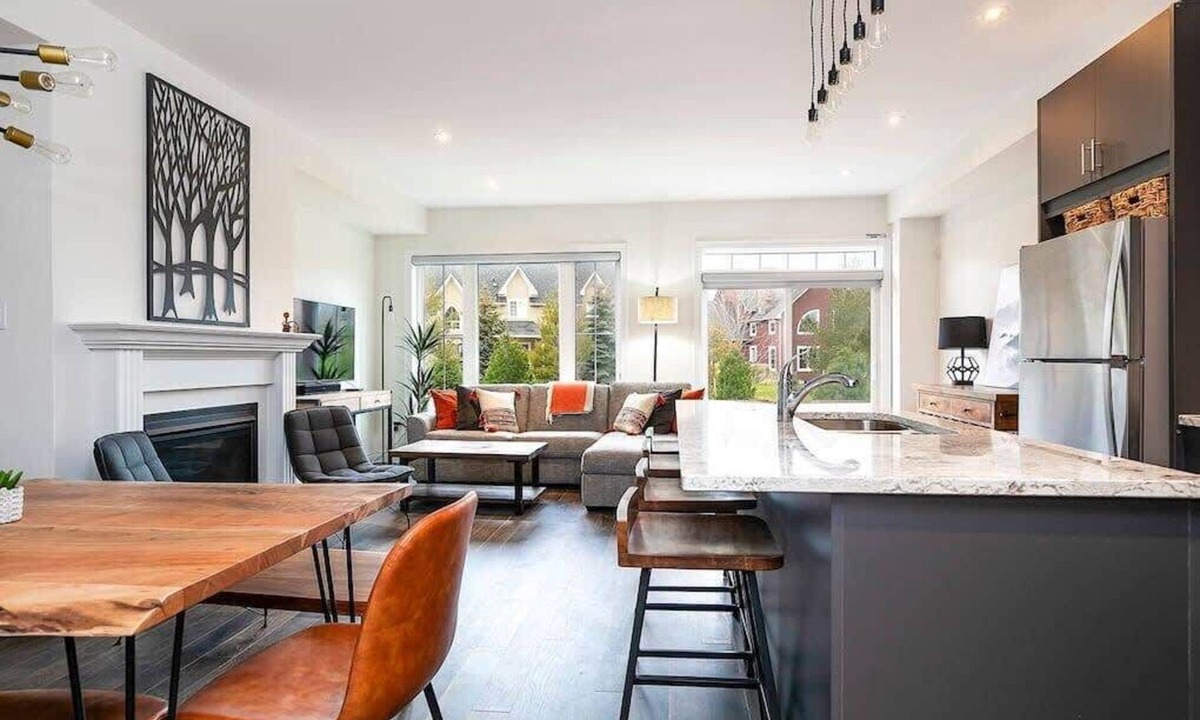The Blue Mountains Condo | Luxury Snowbridge Townhome | Blue Mtn Shuttle